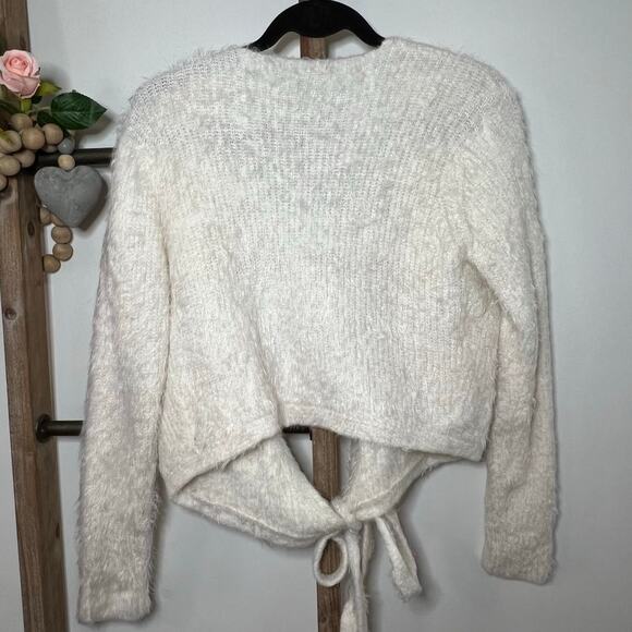 Lulus Long Sleeve Fuzzy Open Tie Front Cardigan White Size X Small - Picture 4 of 7